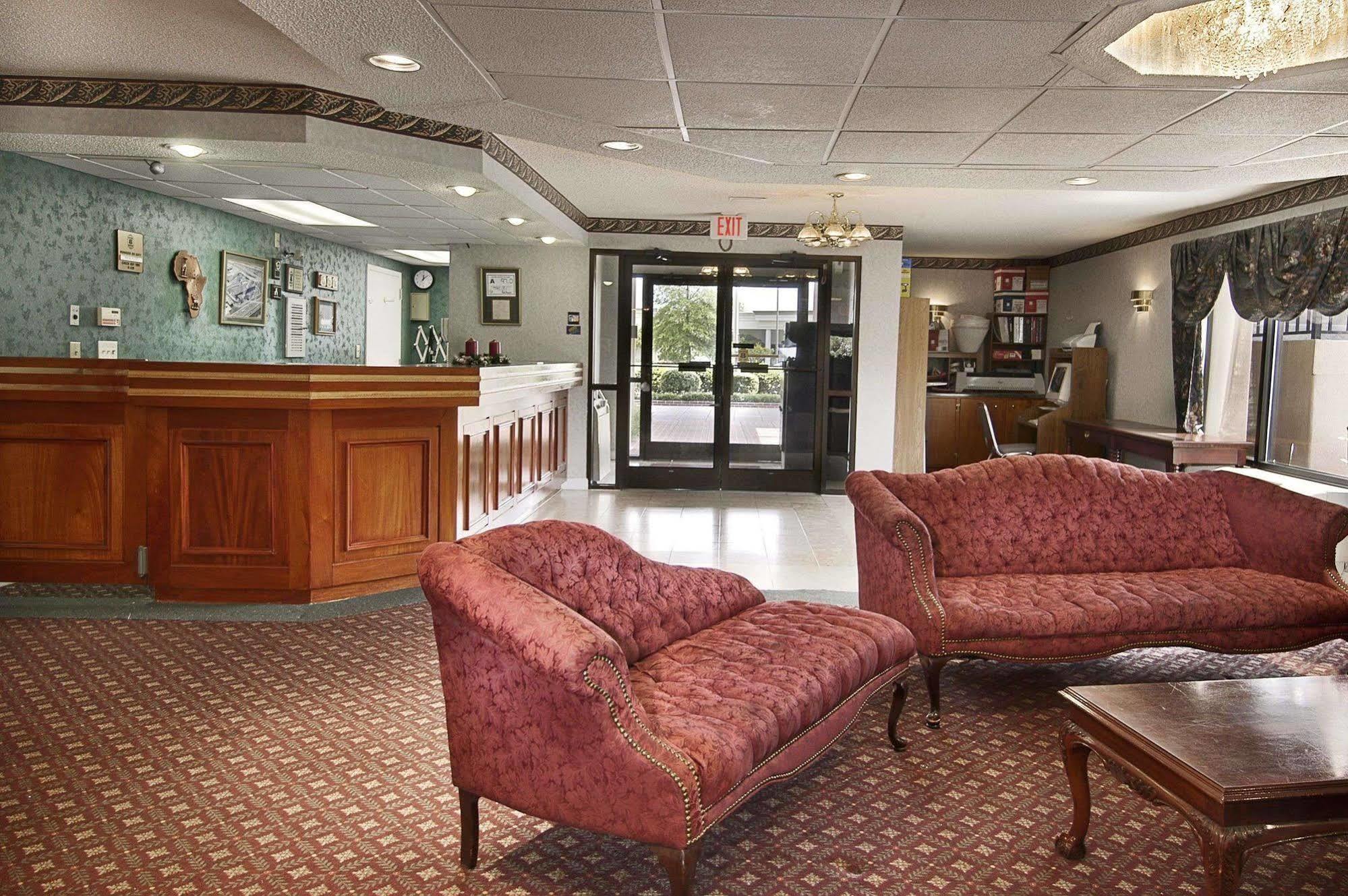 Rodeway Inn Lumberton Exterior photo